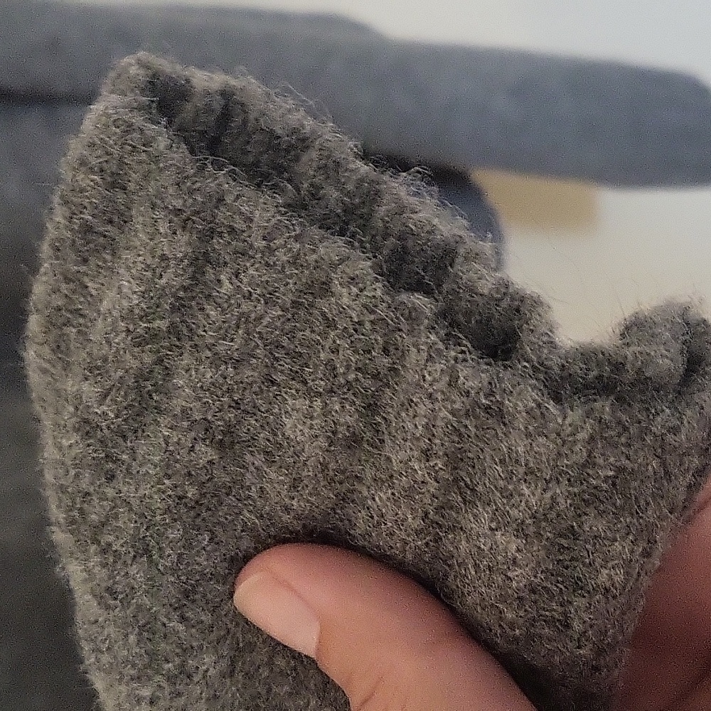 H&M gray sweater - Picture 3 of 4